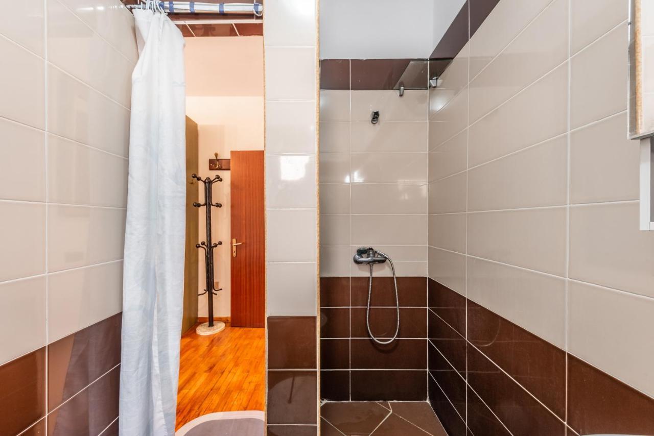 Vintage And Warm 2Br Apartament In 地拉那 外观 照片