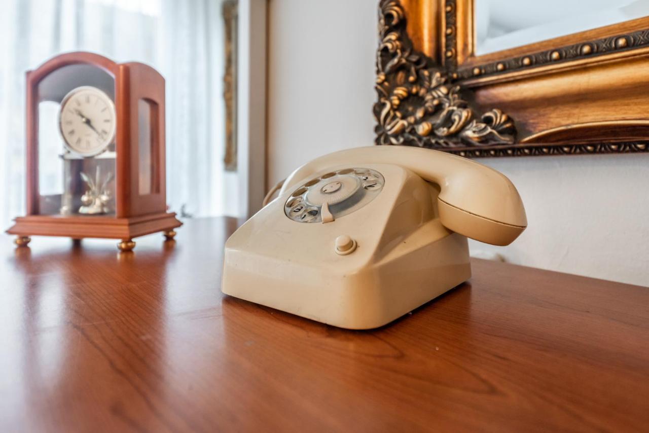 Vintage And Warm 2Br Apartament In 地拉那 外观 照片